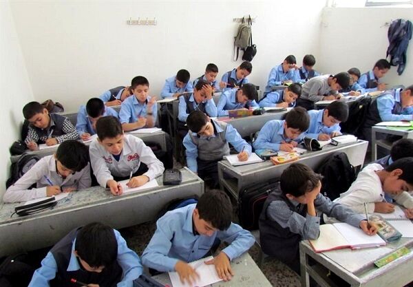 دانش‌آموزان از محیط‌هایی که رشد آن‌ها را محدود می‌کند فاصله بگیرند