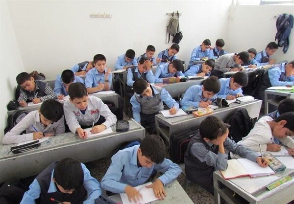 دانش‌آموزان از محیط‌هایی که رشد آن‌ها را محدود می‌کند فاصله بگیرند