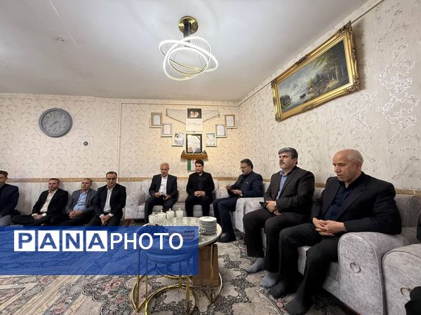دیدار استاندار کردستان با خانواده شهدای حملات تروریستی رژیم صهیونیستی و بازدید از طرح‌های توسعه‌ای قروه