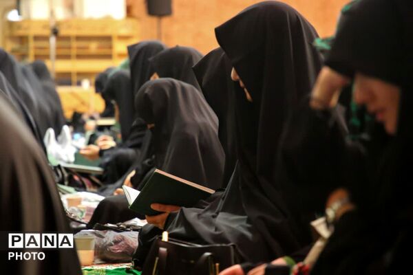 مراسم عزادای بانوان در حرم حضرت معصومه(س)