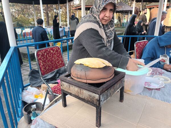 نمایشگاه دست سازه‌ها، نمایش حضور سوادآموزان