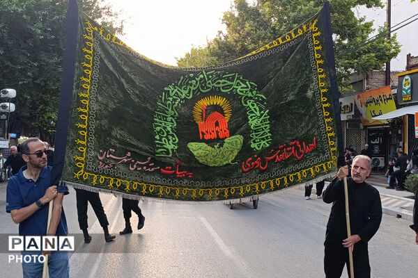 آیین باشکوه علم‌گردانی در غروب عاشورا 