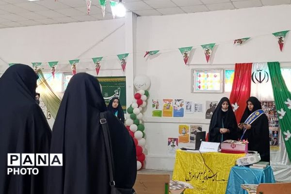 برپایی مدرسه انقلاب در هنرستان قدس ناحیه دو شهرری 
