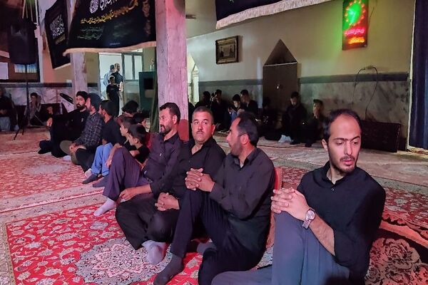 هیئت  زنجیر زنی و عزاداری اباعبدالله الحسین علیه السلام  بار درشب هفتم محرم  