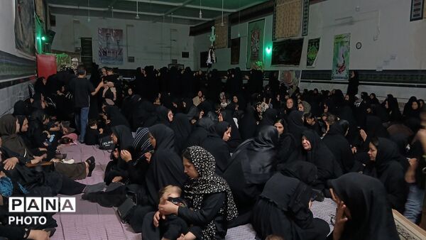 مراسم شب عاشورا در حسینیه مخلصین حسین دهستان حاجی آباد 