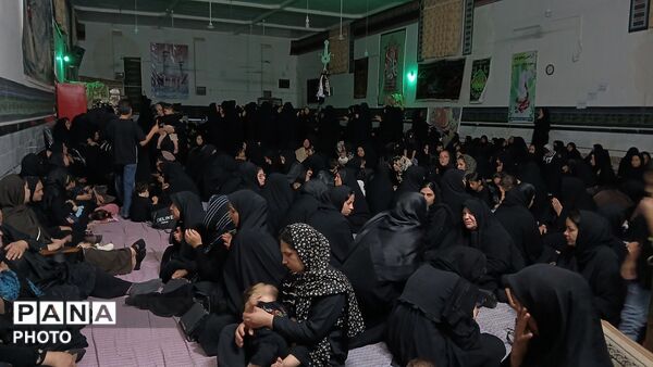 مراسم شب عاشورا در حسینیه مخلصین حسین دهستان حاجی آباد 