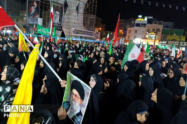 نیمکتی برای رفاقت با شهدا