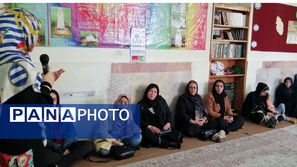 اولین جلسه آموزش خانواده در دبستان نیایش با حضور خانم موسوی