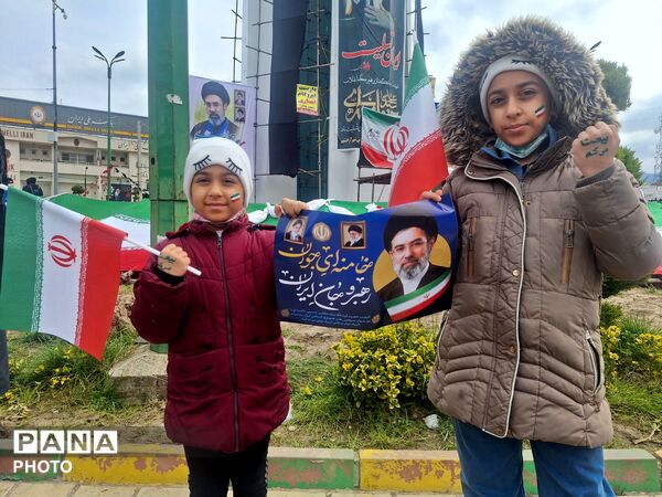 حضور دانش آموزان آزادشهری به یاد دانش آموزان میناب