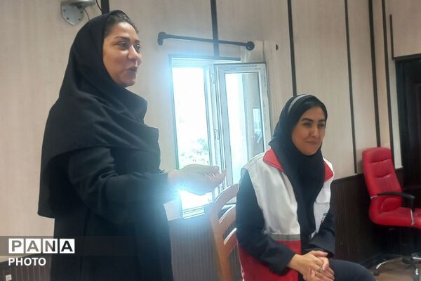 دوره آموزش و مهارت افزایی امداد و کمک های اولیه ویژه مربیان کودکستان در ناحیه دو شهرری