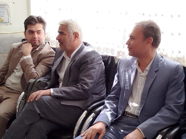 بازدید معاون پرورشی و تربیت بدنی آموزش و پرورش کاشمر از دبیرستان امام حسین (ع) 
