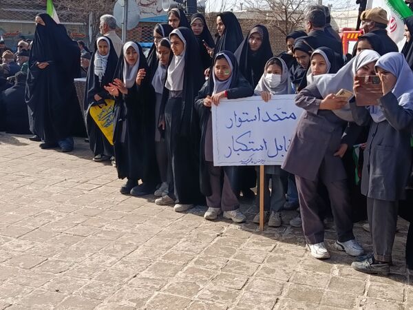 حضور پرشور مردم در راهپیمایی ۲۲ بهمن شهرستان کندر