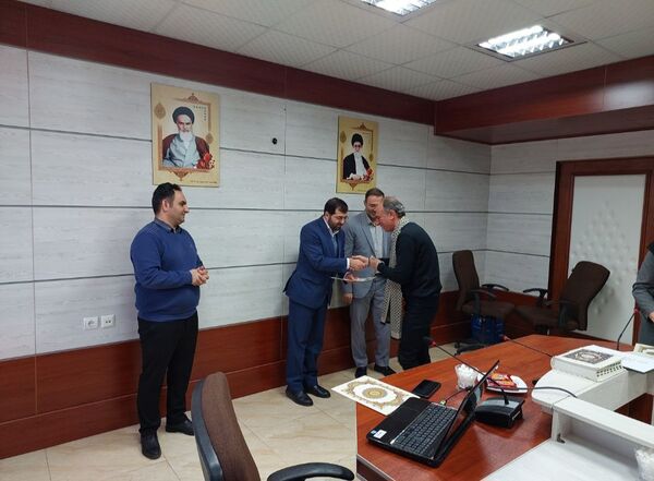 مراسم تقدیر از ناظران و عوامل اجرایی دهمین دوره جشنواره نوجوان خوارزمی شهرستان ملارد 