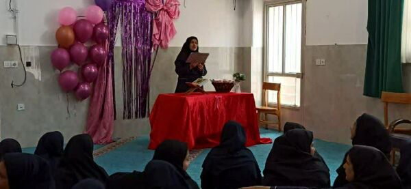 جشن دهه کرامت در دبیرستان نرجس خاتون روستای ورجان قم