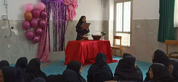 جشن دهه کرامت در دبیرستان نرجس خاتون روستای ورجان قم