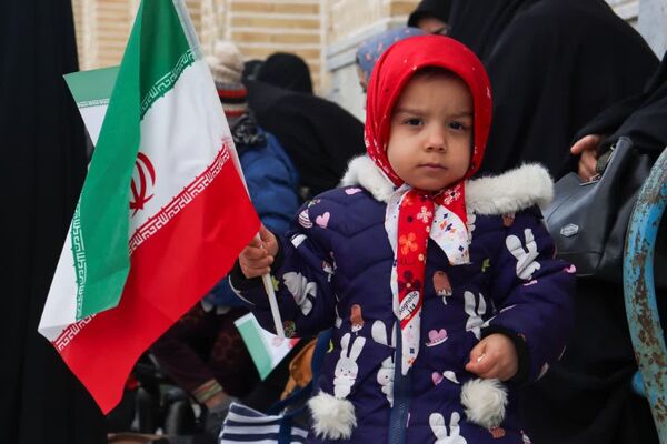 حضور پر شور مردم اردکان در راهپیمایی ۲۲ بهمن 