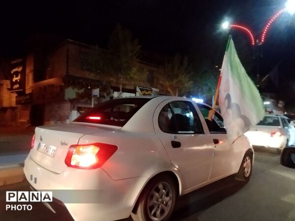 رژه خودرویی شبانه  در شهرستان کاشمر