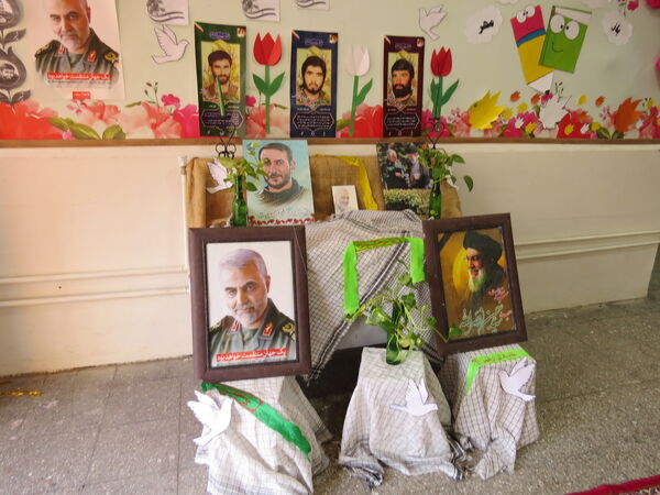 جشن شکوفه ها مدرسه ۱۷شهریور