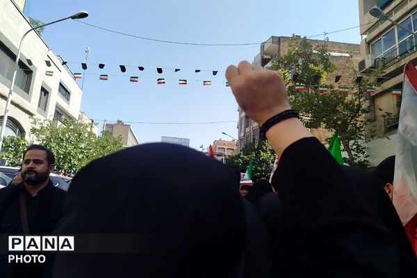  از صباشهر تا مصلای تهران؛ بدرقه‌ای عاشقانه برای رهبر شهید