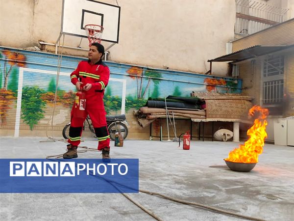 آتش‌نشان نماد عشق و جوانمردی
