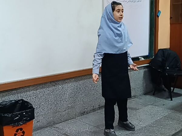 برگزاری جشن ولادت فاطمه زهرا(س)و گرامیداشت روز ماد در مدرسه مصلی‌نژاد
