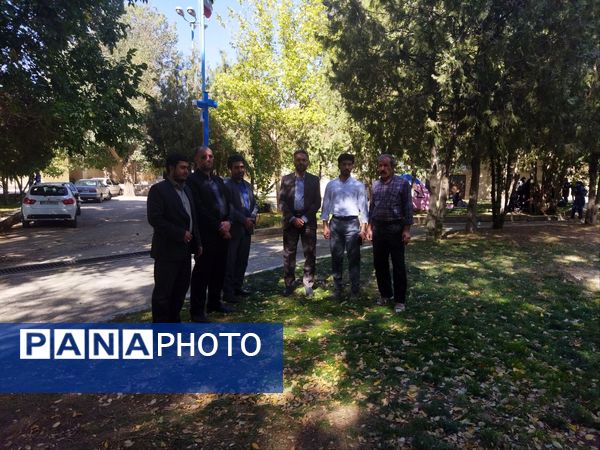 حضور دانش‌آموزان ناحیه یک شهرکرد و لاران در اردوی «طرح تمشک» 