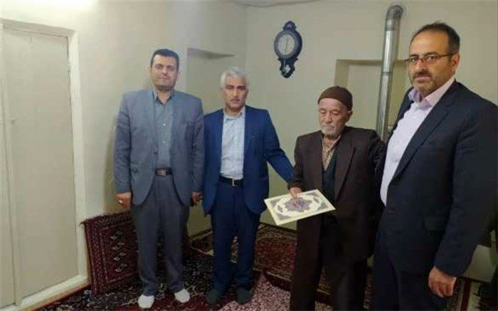 پیشکسوتان آموزش و پرورش؛ چراغی روشنگر در مسیر تعلیم و تربیت  کشور هستند