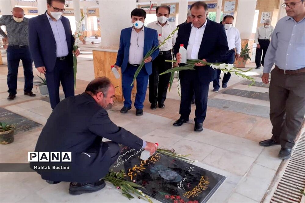 تجدید پیمان مدیریت جدید آموزش و پرورش شهرستان دشتستان با آرمان‌های شهدا