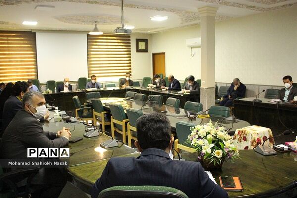 نشست کارگروه ستادطرح ساماندهی و نظارت بر تهیه و توزیع لباس فرم دانش آموزان
