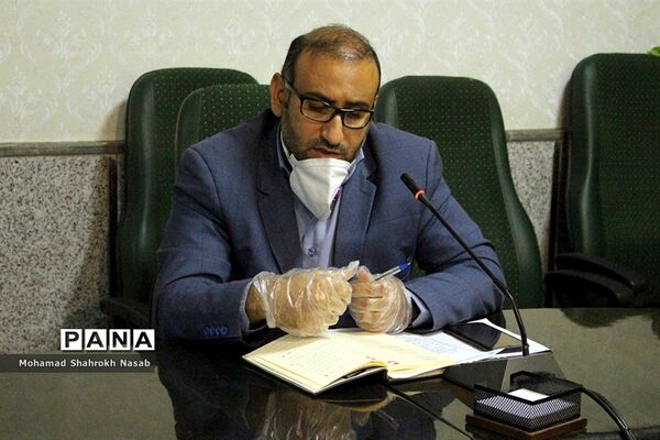 نشست کارگروه ستادطرح ساماندهی و نظارت بر تهیه و توزیع لباس فرم دانش آموزان