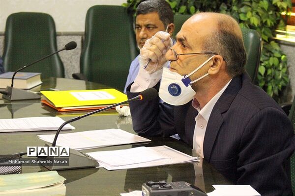 نشست کارگروه ستادطرح ساماندهی و نظارت بر تهیه و توزیع لباس فرم دانش آموزان