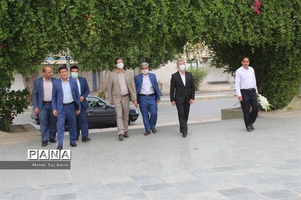 تجدید پیمان معاون جدید پرورشی و فرهنگی آموزش و پرورش استان بوشهر با آرمان های شهدا
