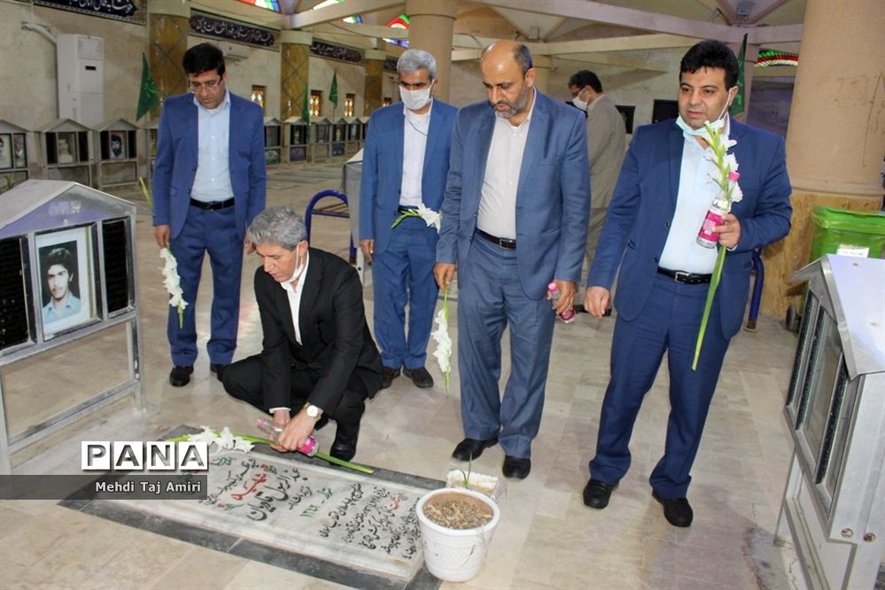 تجدید پیمان معاون جدید پرورشی و فرهنگی آموزش و پرورش استان بوشهر با آرمان های شهدا