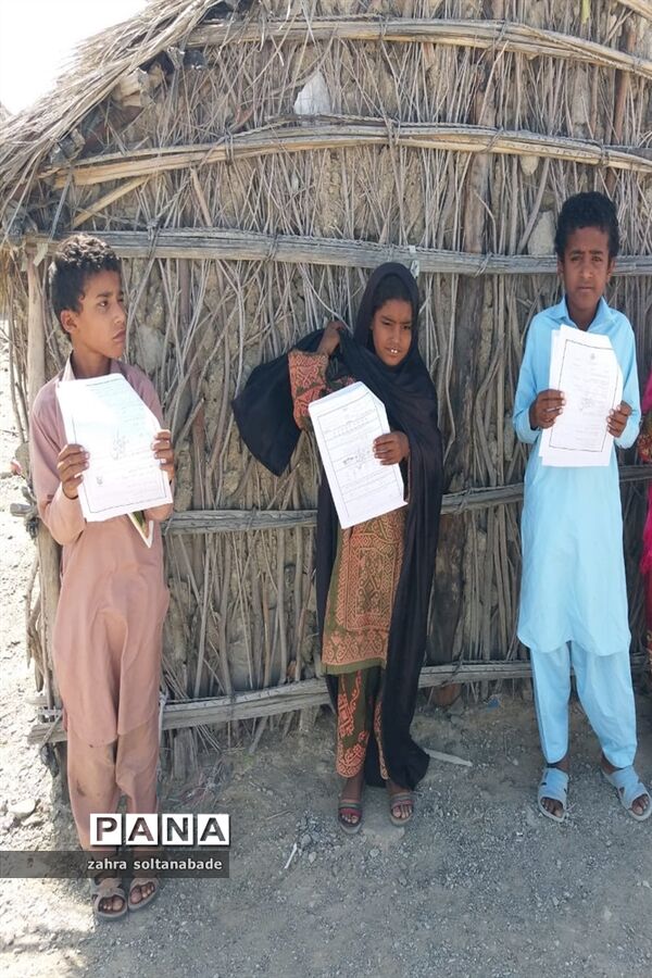آموزش خانه‌به‌خانه دانش آموزان مناطق محروم جنوب سیستان و بلوچستان