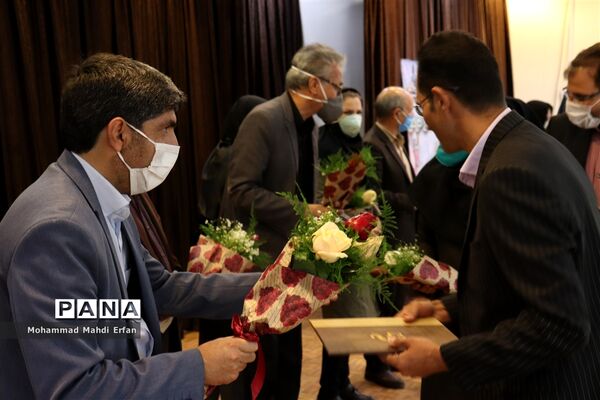 تقدیر از مدافعان سلامت در آباده