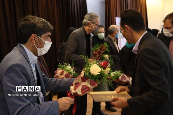 تقدیر از مدافعان سلامت در آباده
