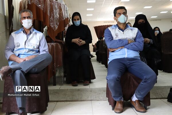 تقدیر از مدافعان سلامت در آباده