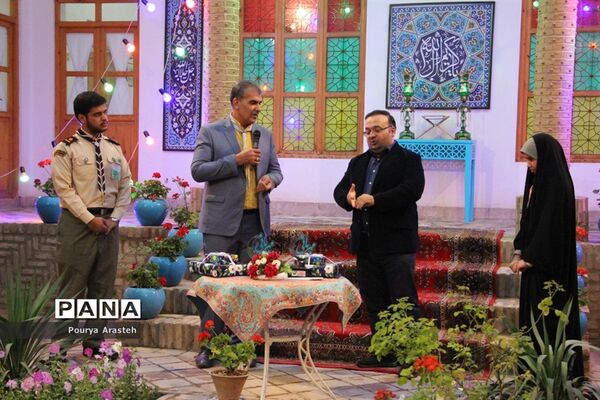 حضورپیشتازان سازمان دانش آموزی خراسان جنوبی دربرنامه زنده تلویزیونی ماه مهربانی