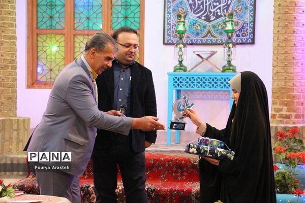 حضورپیشتازان سازمان دانش آموزی خراسان جنوبی دربرنامه زنده تلویزیونی ماه مهربانی
