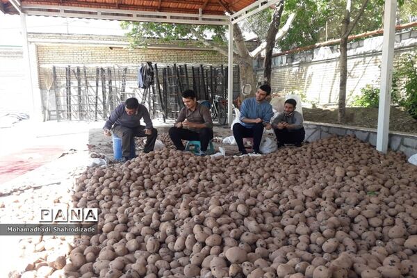 رزمایش همدلی فرهنگیان، اولیا و خیرین ناحیه یک مشهد