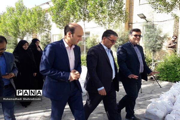 رزمایش همدلی فرهنگیان، اولیا و خیرین ناحیه یک مشهد