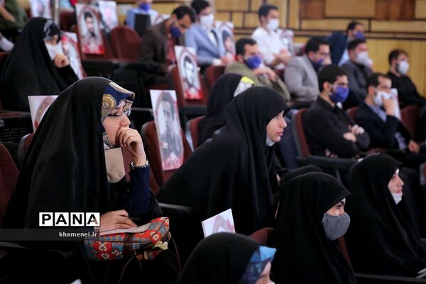ارتباط تصویری مقام معظم رهبری با نمایندگان تشکل‌های دانشجویی