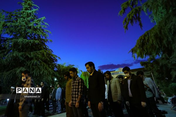 ارتباط تصویری مقام معظم رهبری با نمایندگان تشکل‌های دانشجویی