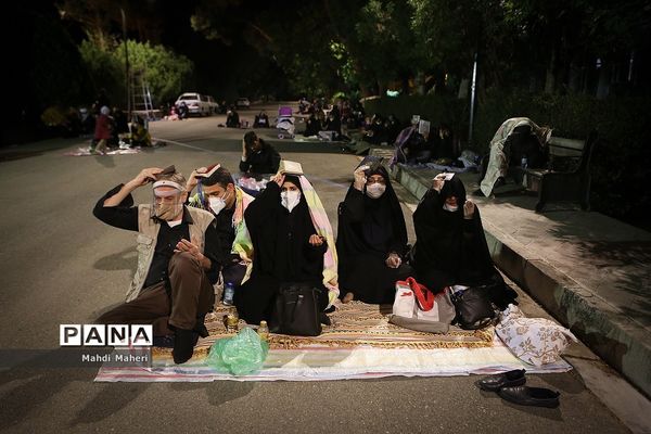 احیا شب نوزدهم ماه رمضان در دانشگاه تهران