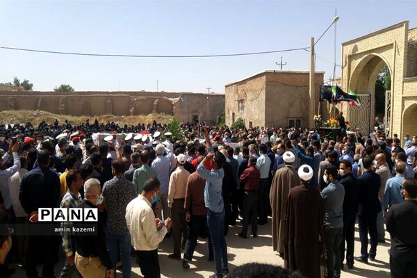 تشییع  ناوبان یکم شهید اسماعیل پور خسرو از شهدای ناو کُنارک در شهرستان داراب