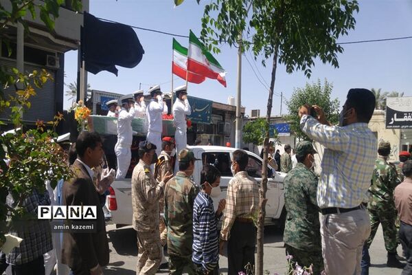 تشییع  ناوبان یکم شهید اسماعیل پور خسرو از شهدای ناو کُنارک در شهرستان داراب