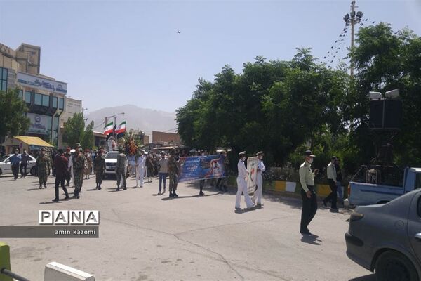 تشییع  ناوبان یکم شهید اسماعیل پور خسرو از شهدای ناو کُنارک در شهرستان داراب