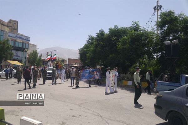 تشییع  ناوبان یکم شهید اسماعیل پور خسرو از شهدای ناو کُنارک در شهرستان داراب