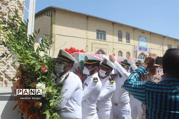 تشییع ناوبان یکم شهید اسماعیل پور خسرو از شهدای ناو کُنارک در شهرستان داراب -2