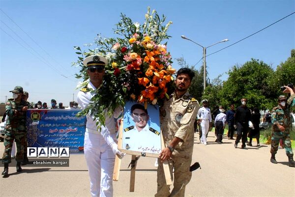 تشییع ناوبان یکم شهید اسماعیل پور خسرو از شهدای ناو کُنارک در شهرستان داراب -2